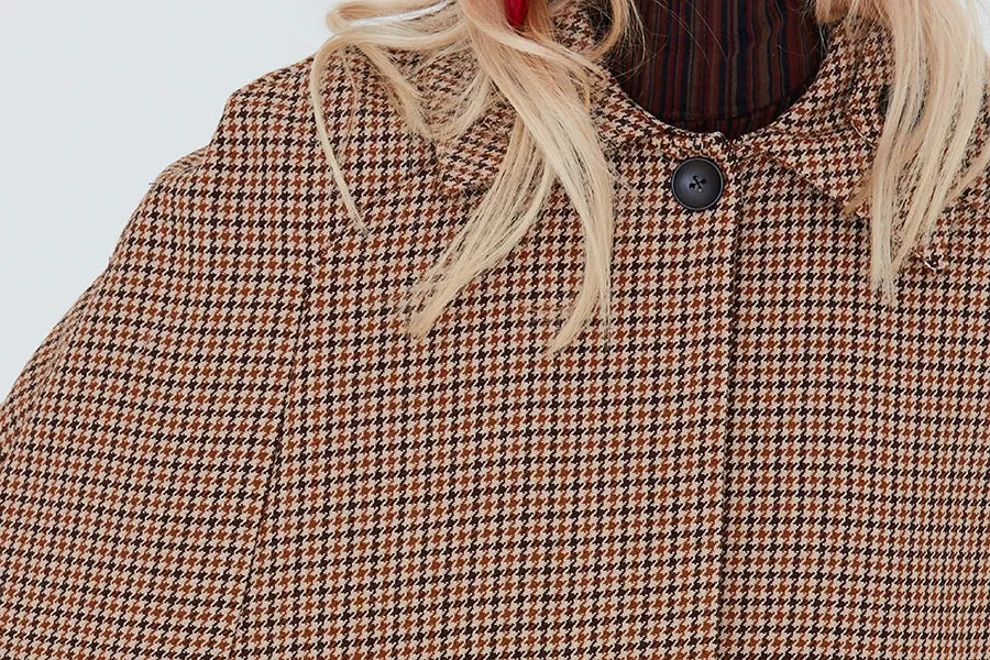 803 / Cape w Raglan Sleeves