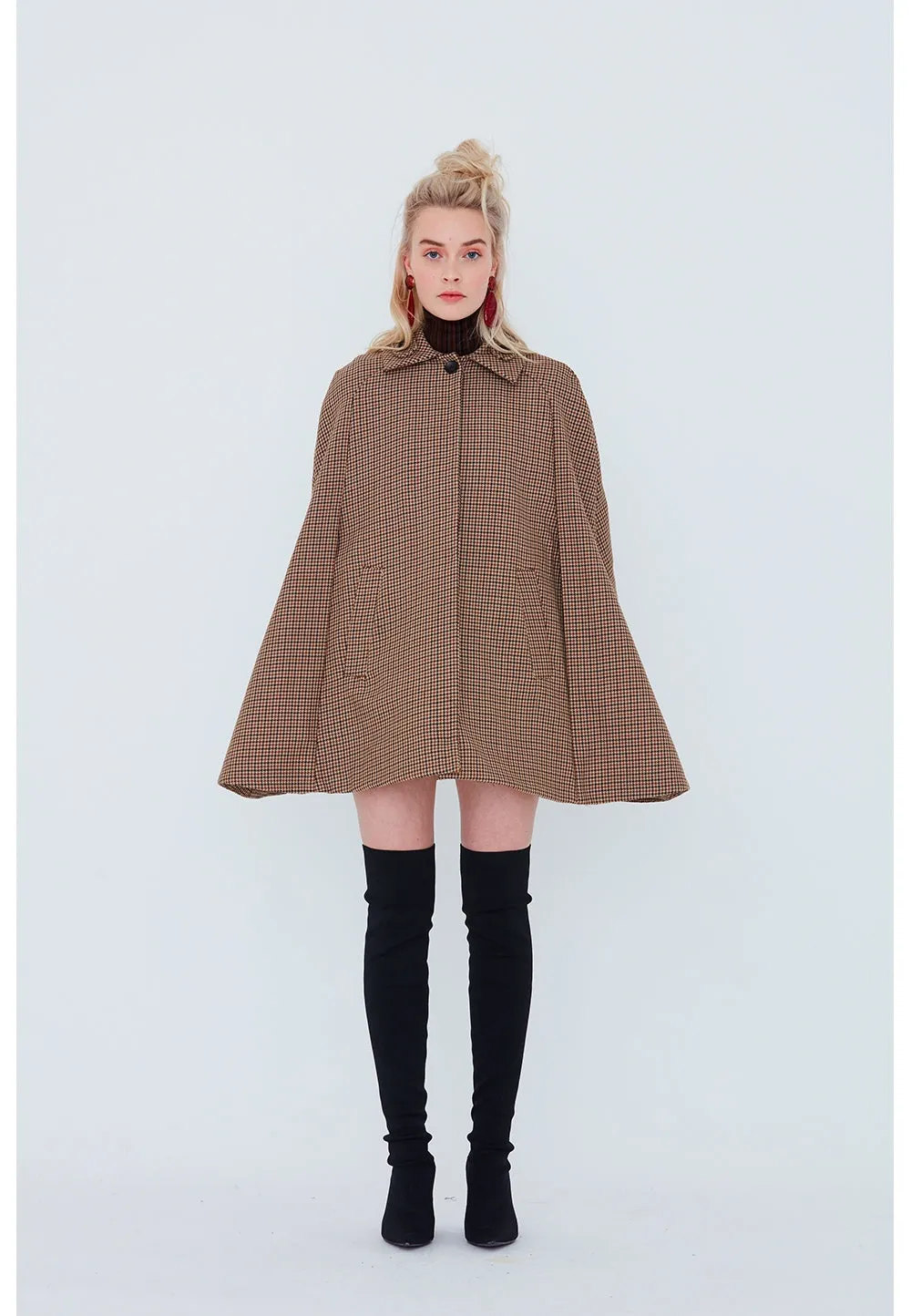 803 / Cape w Raglan Sleeves